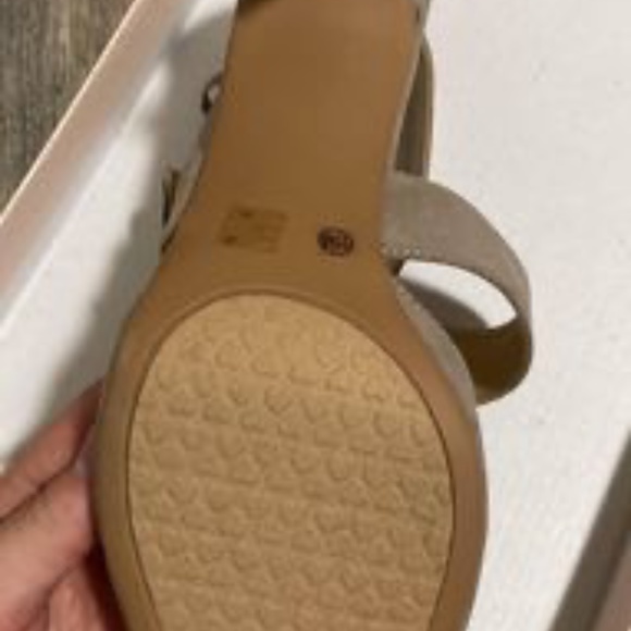 Suede taupe strappy heals - Picture 6 of 9